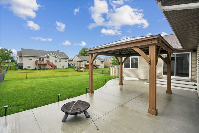 5601 Ruhd Street SW, Cedar Rapids, IA 52404