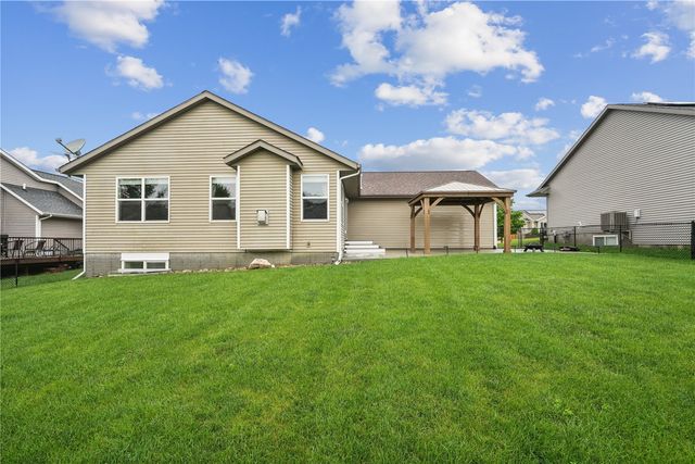 5601 Ruhd Street SW, Cedar Rapids, IA 52404