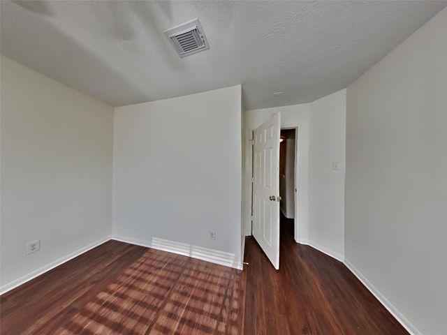 622 Oak Hill Drive, Kemah, TX 77565