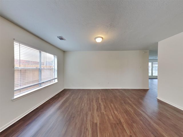 622 Oak Hill Drive, Kemah, TX 77565