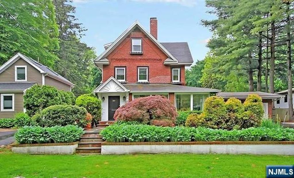 21 Meadow Street, Demarest, NJ 07627