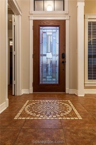 202 Golfview Drive, Hilltop Lakes, TX 77871