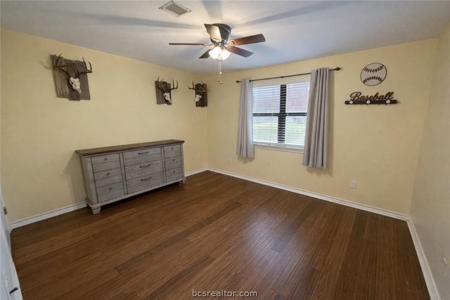 202 Golfview Drive, Hilltop Lakes, TX 77871