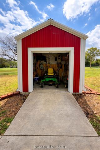 202 Golfview Drive, Hilltop Lakes, TX 77871