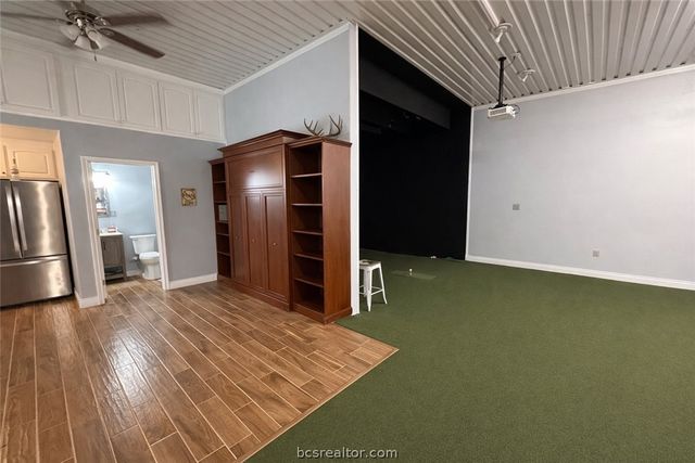 202 Golfview Drive, Hilltop Lakes, TX 77871