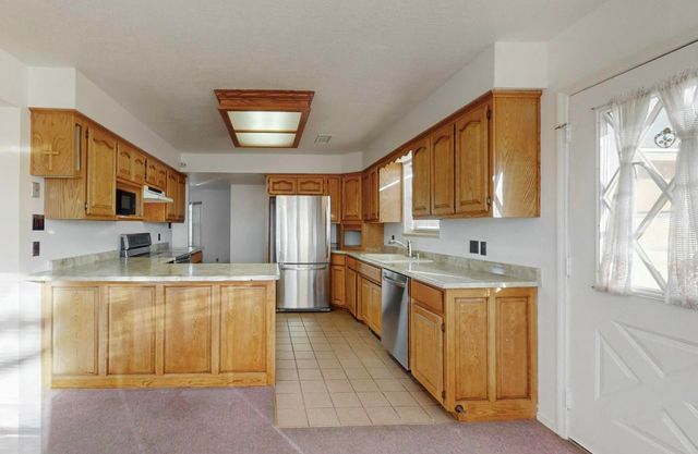 921 Romadora Lane SW, Albuquerque, NM 87121