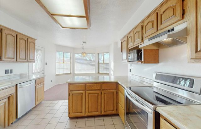 921 Romadora Lane SW, Albuquerque, NM 87121