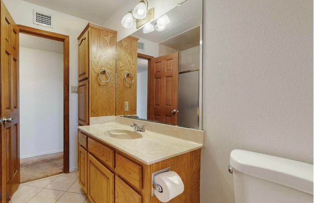 921 Romadora Lane SW, Albuquerque, NM 87121