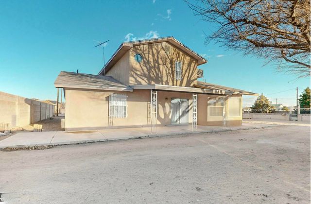 921 Romadora Lane SW, Albuquerque, NM 87121