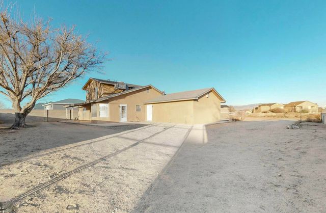 921 Romadora Lane SW, Albuquerque, NM 87121