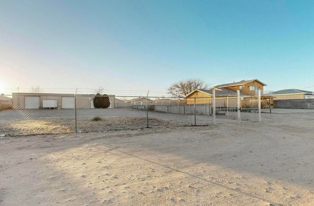 921 Romadora Lane SW, Albuquerque, NM 87121