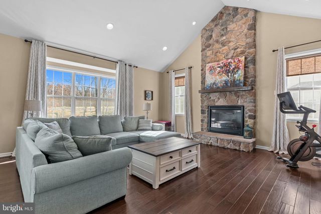 204 PENNLAND FARM DR, Perkasie, PA 18944