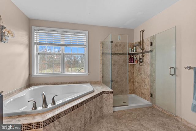 204 PENNLAND FARM DR, Perkasie, PA 18944