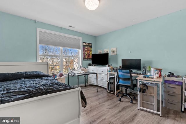 204 PENNLAND FARM DR, Perkasie, PA 18944