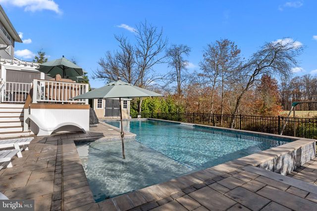 204 PENNLAND FARM DR, Perkasie, PA 18944