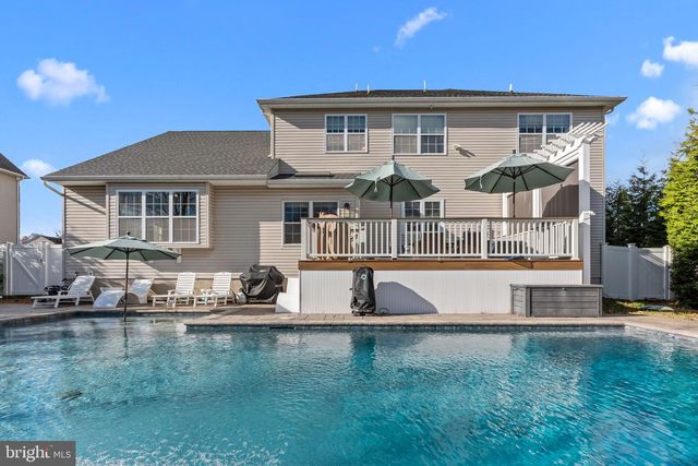 204 PENNLAND FARM DR, Perkasie, PA 18944