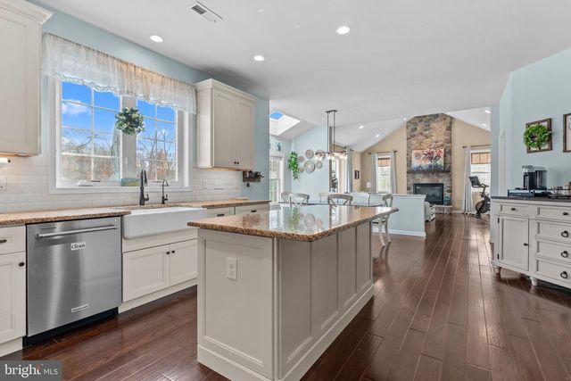 204 PENNLAND FARM DR, Perkasie, PA 18944