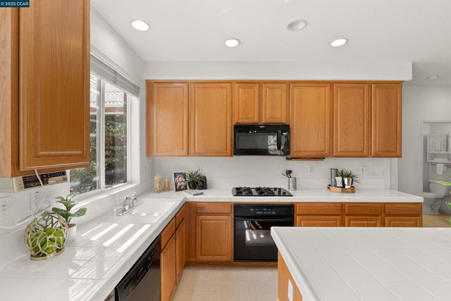 35 Keith, Oakley, CA 94561