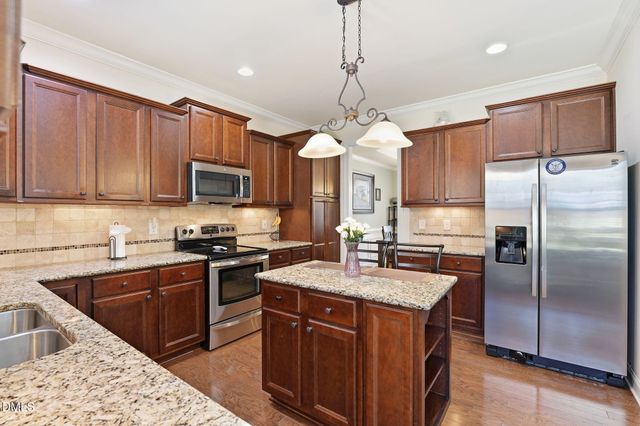 886 Micahs Way N, Spring Lake, NC 28390