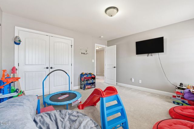886 Micahs Way N, Spring Lake, NC 28390