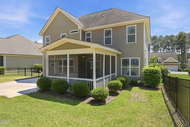 886 Micahs Way N, Spring Lake, NC 28390