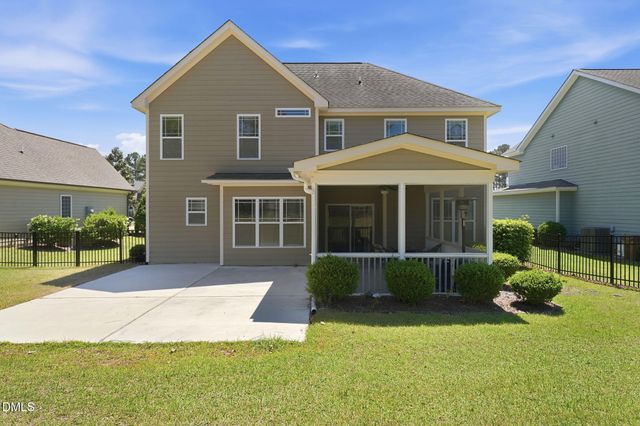 886 Micahs Way N, Spring Lake, NC 28390