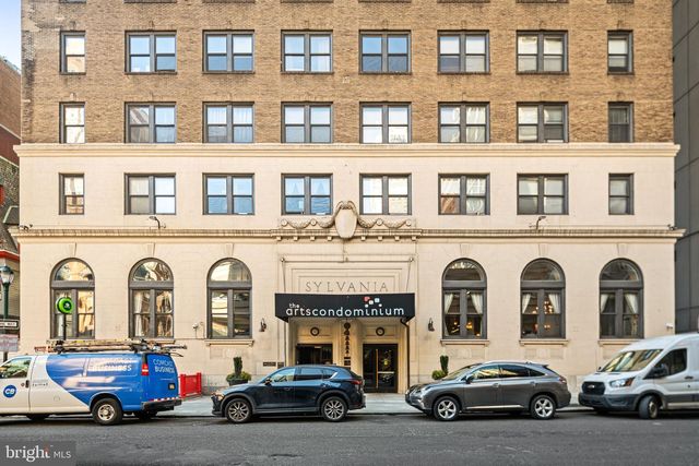 1324 Locust St Apt 717, Philadelphia, PA 19107