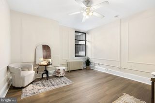 1324 Locust St Apt 717, Philadelphia, PA 19107