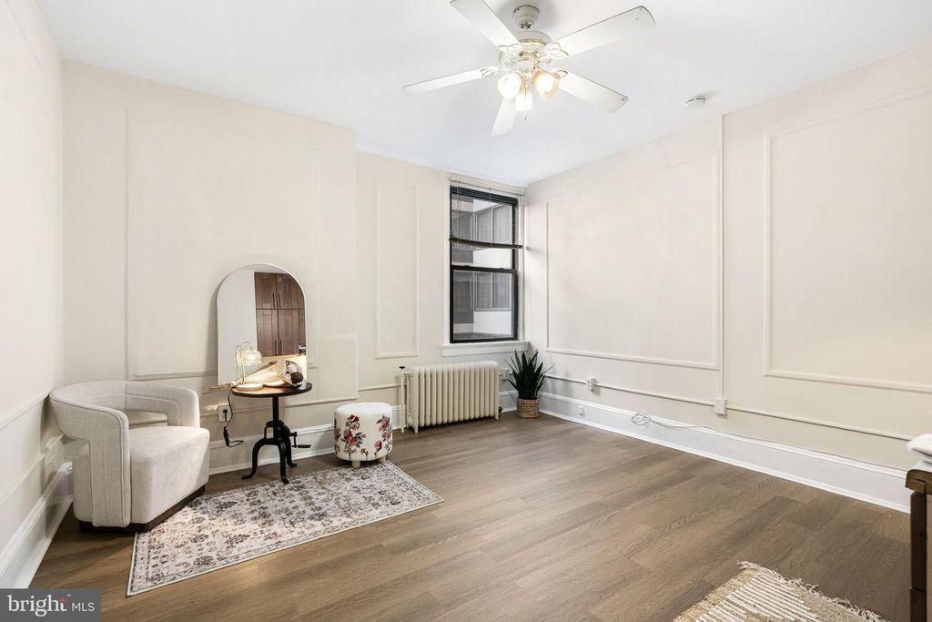 1324 Locust St Apt 717, Philadelphia, PA 19107