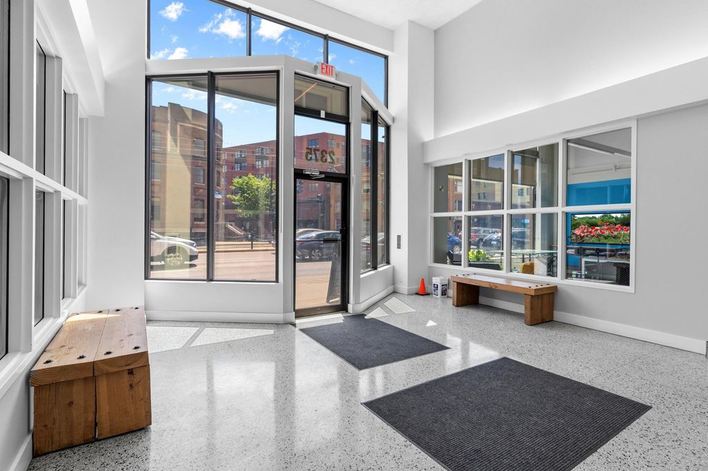 2375 University Avenue W, Saint Paul, MN 55114 — photo 3