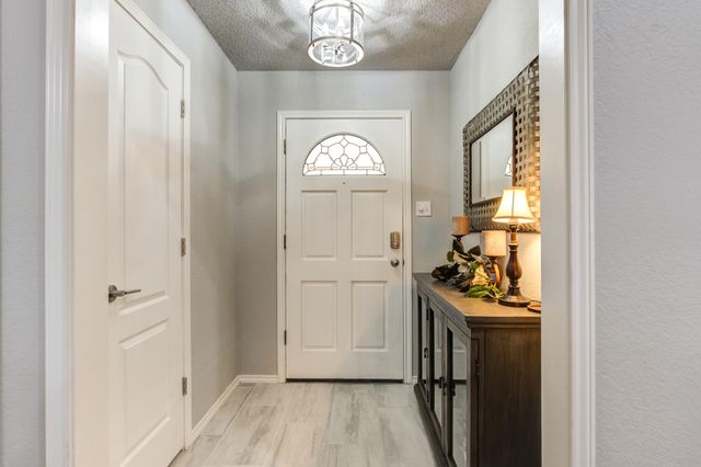 8204 Colton Avenue, Lubbock, TX 79424