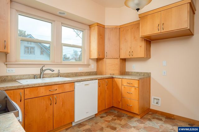 1139 NW Yamhill St, Mcminnville, OR 97128