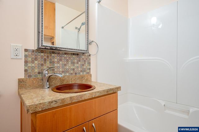 1139 NW Yamhill St, Mcminnville, OR 97128