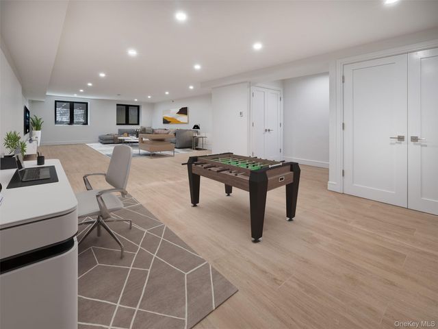 2131 Shore Boulevard D1, Astoria, NY 11105