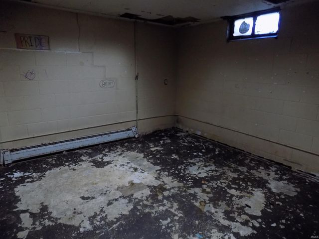 1421 Magnolia Avenue, Elkhart, IN 46514