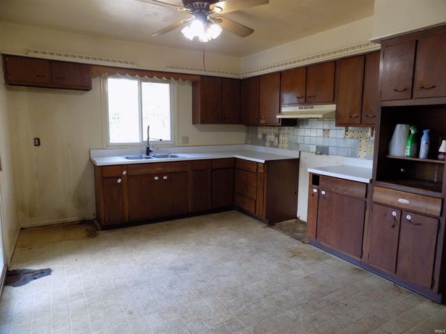 1421 Magnolia Avenue, Elkhart, IN 46514