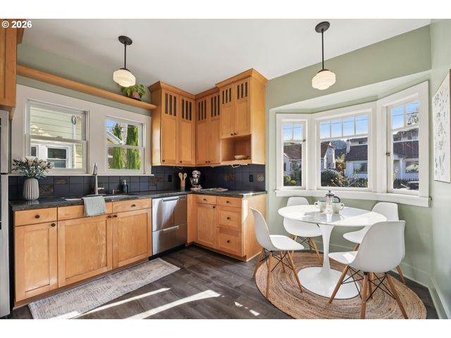 1805 Se 58TH Ave, Portland, OR 97215