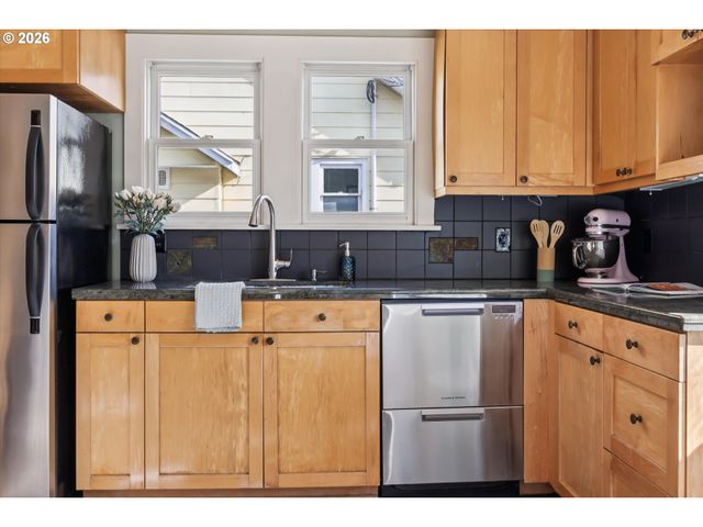 1805 Se 58TH Ave, Portland, OR 97215