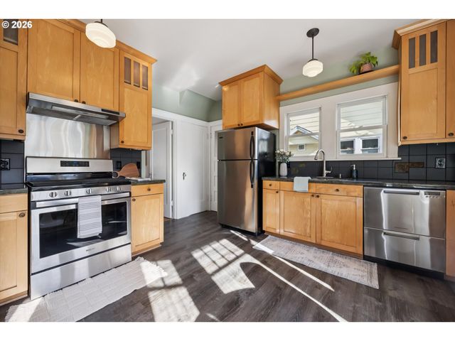 1805 Se 58TH Ave, Portland, OR 97215