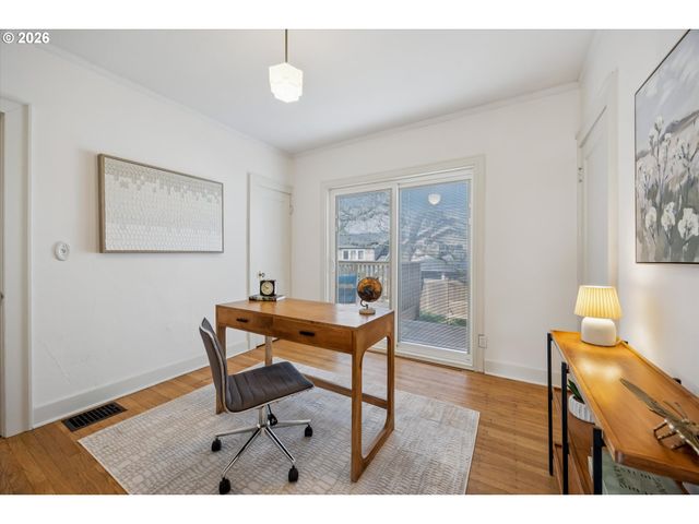 1805 Se 58TH Ave, Portland, OR 97215