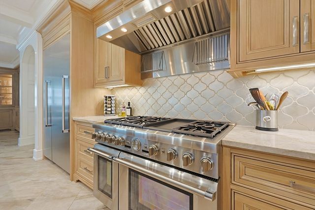 13 Davenport Ln 13, Hopkinton, MA 01748