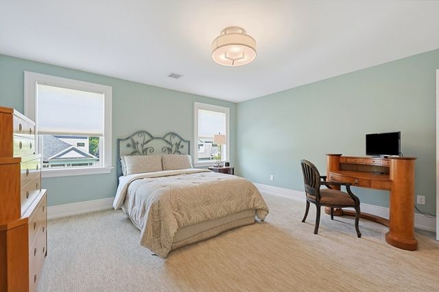 13 Davenport Ln 13, Hopkinton, MA 01748