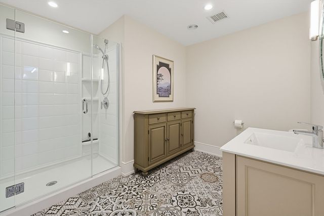 13 Davenport Ln 13, Hopkinton, MA 01748