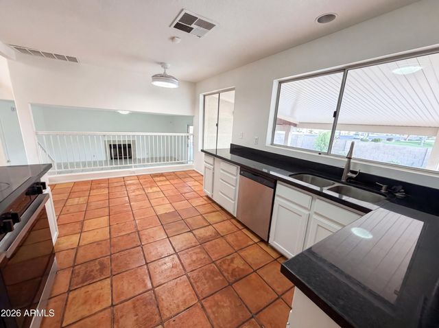 2753 E NORTHRIDGE Circle, Mesa, AZ 85213