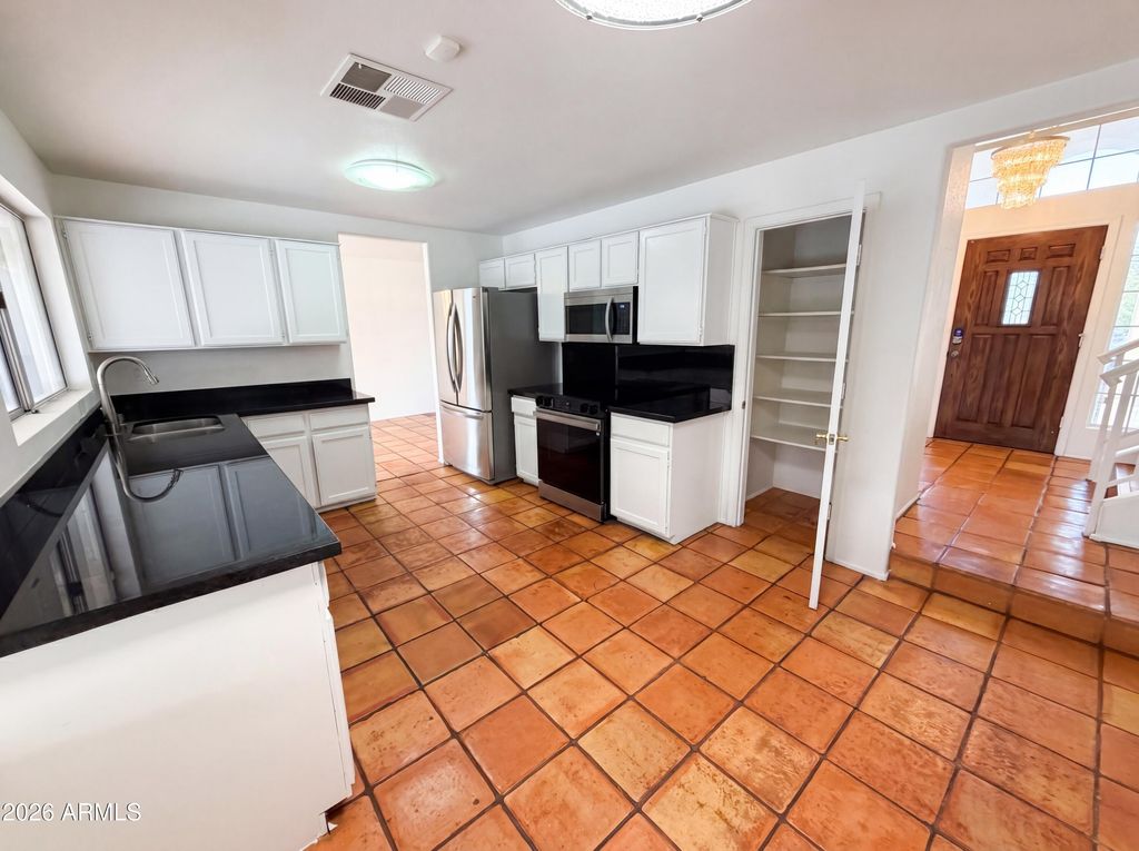 2753 E NORTHRIDGE Circle, Mesa, AZ 85213 — photo 2