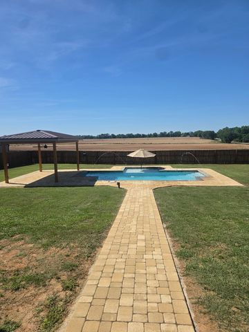 5590 Judge Logue Rd, Newton, AL 36352