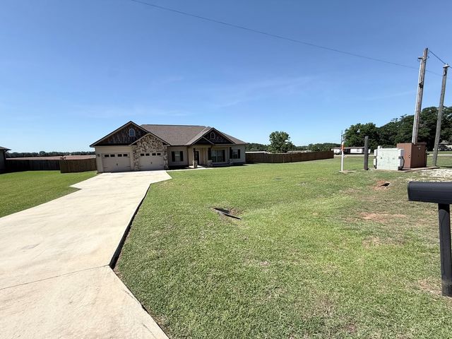 5590 Judge Logue Rd, Newton, AL 36352