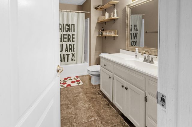 2544 South Jonathan Avenue, Springfield, MO 65807