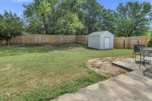 2544 South Jonathan Avenue, Springfield, MO 65807