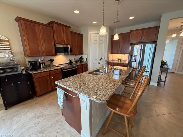 3156 Amadora CIR, Cape Coral, FL 33909